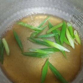 カレーの残りで お出汁のきいたカレーうどん レシピ 作り方 By Momiji Mama 楽天レシピ カレーの残りで お出汁のきいたカレーうどん レシピ 作り方 By Momiji Mama 楽天レシピ